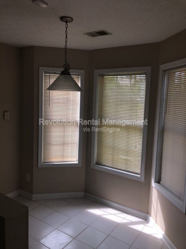 Building Photo - 2489 Tolliver Dr