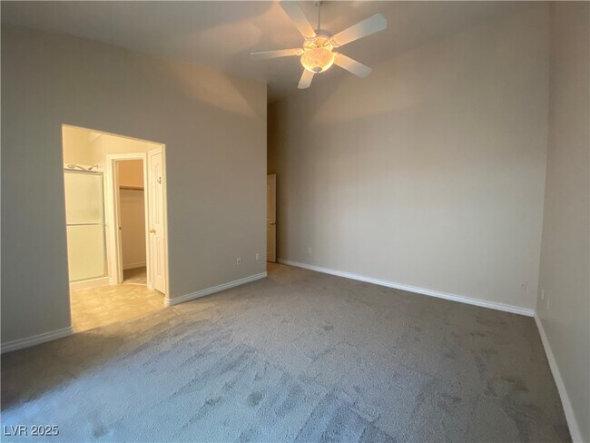 Building Photo - 7833 Hidden Village Ave