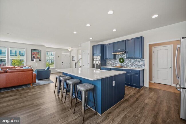 Building Photo - 1025 Forsythia Ln