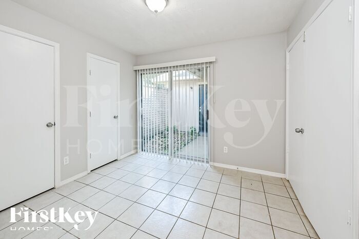 Building Photo - 3009 Walnut Springs Dr
