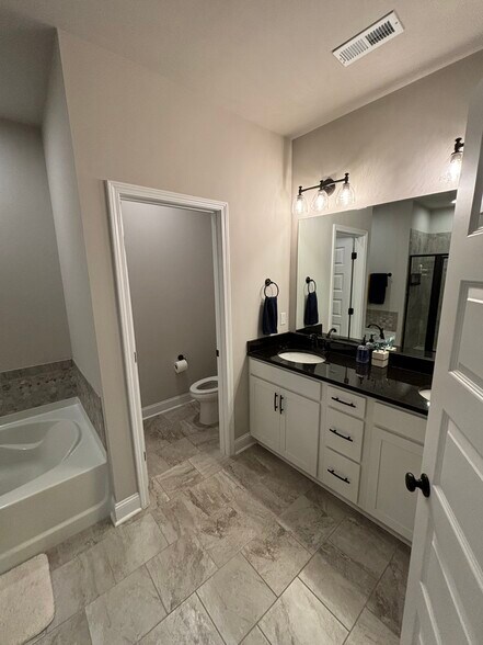 Building Photo - 12794 Hudbug Dr