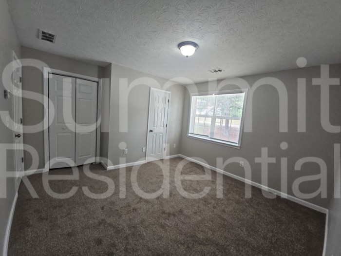 Building Photo - 2651 Parkside Way SW