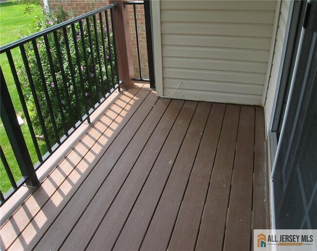 Building Photo - 1218 Plymouth Rd