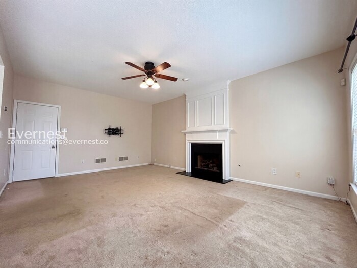 Building Photo - 3406 Chastain Glen Ln NE