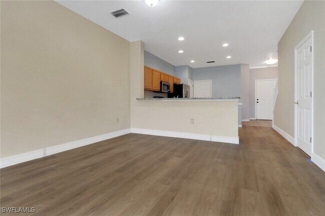 Building Photo - 936 Hampton Cir