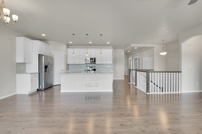 Building Photo - $2,895.00 - $500 OFF First Month's Rent - ...