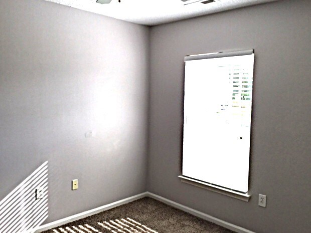 Building Photo - 5060 Thornton Dr