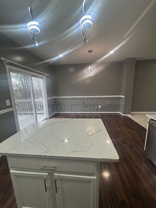 Building Photo - 54 Royalty Cir