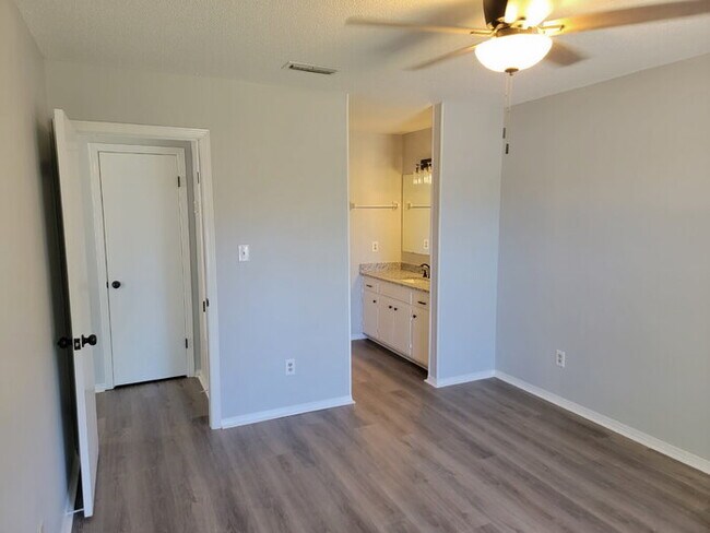 Building Photo - 2366 Shoal Creek Dr