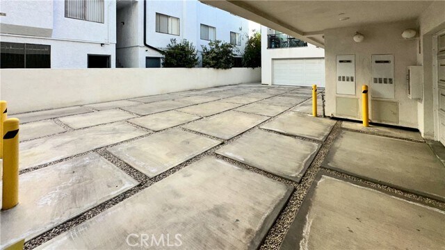 Building Photo - 14019 Vanowen St