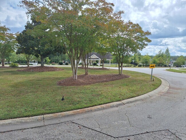 Building Photo - Wonderful Four Bedroom Home Located in Nor...