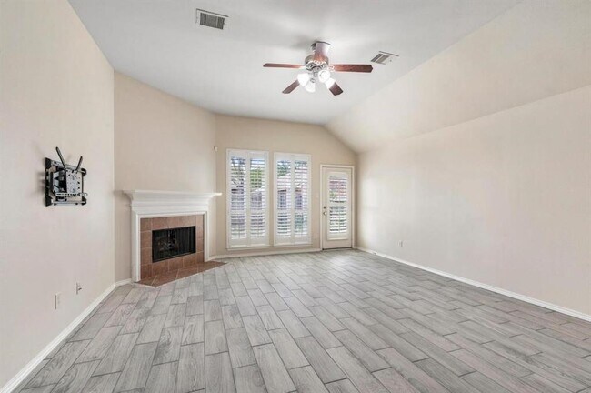 Building Photo - 17515 Burkhart Ridge Dr