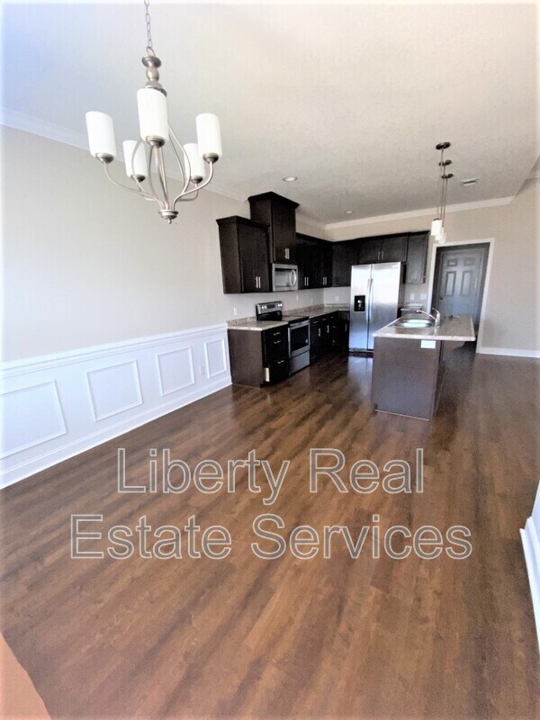 Building Photo - 729 Burke Dr