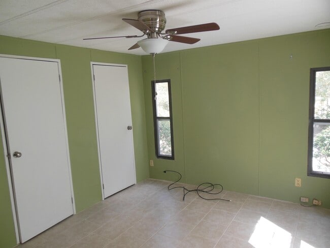 Building Photo - 2834 Apple Valley Dr