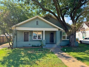 Building Photo - 1821 McGregor Ave