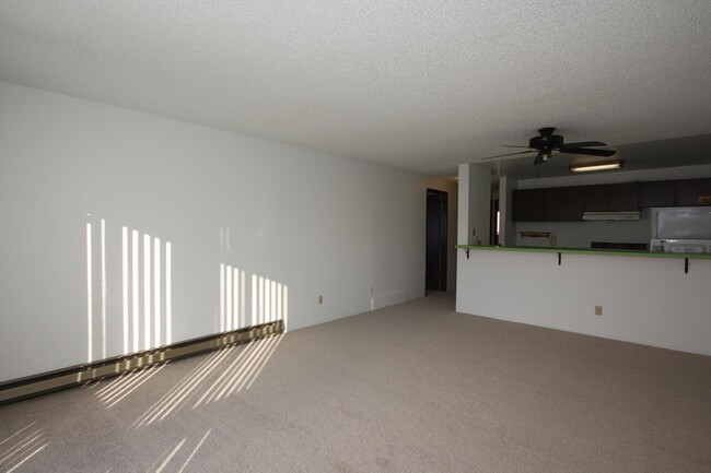 Building Photo - 2 Bedroom Liberty Lake Condo in Federal Way