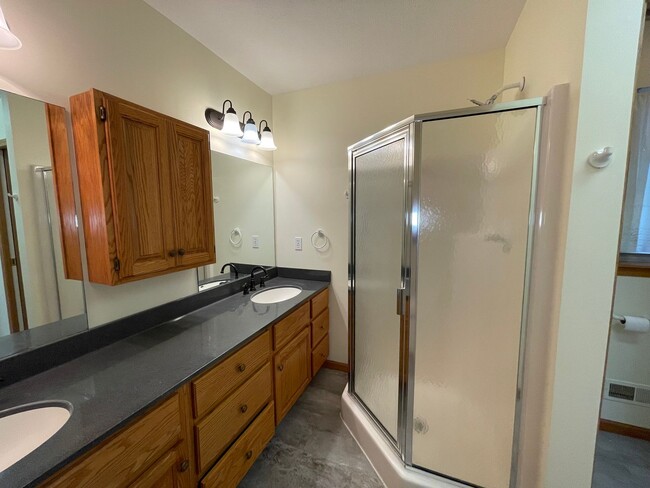 Building Photo - Two Bedroom Condo in Kalamazoo