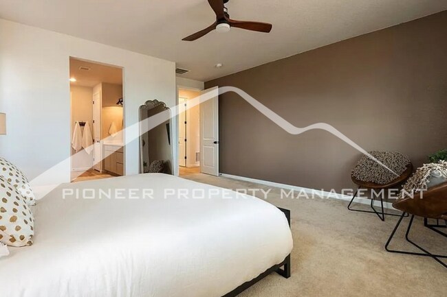 Building Photo - Stylish Main-Level Living with Finished Ba...