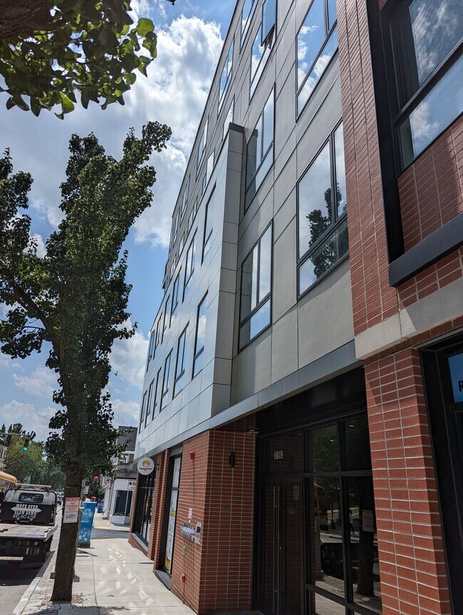 Building Photo - Jamaica Plain luxury 2 BR for 9/1