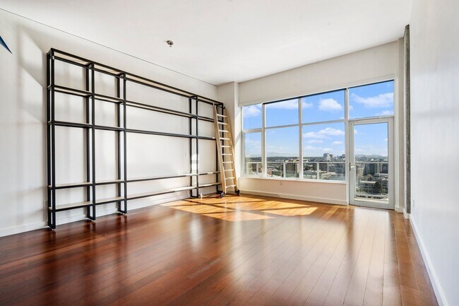 Building Photo - The Civic - 2 bed/2 bath, east facing 16th...