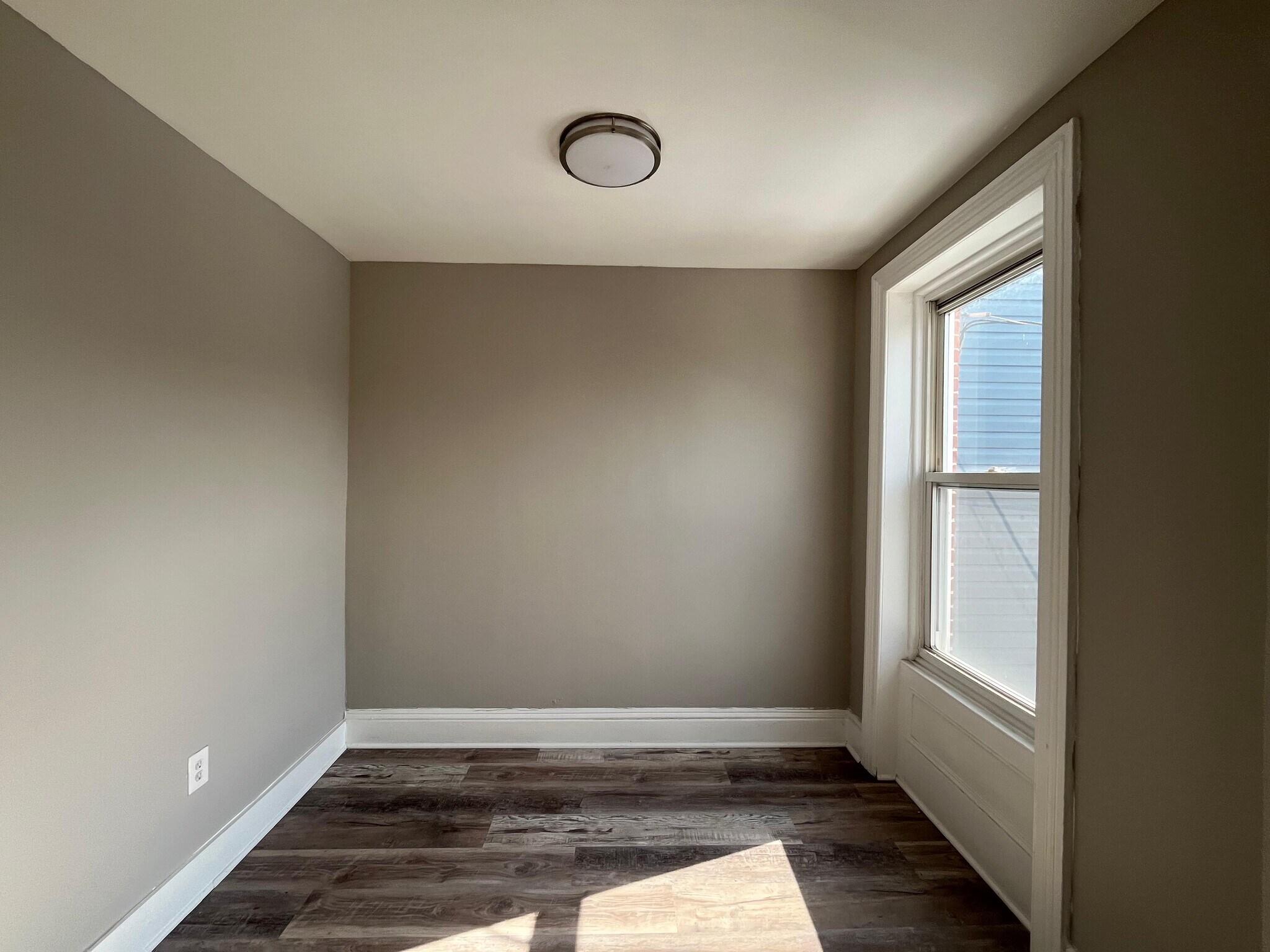 Building Photo - 86 Irving St