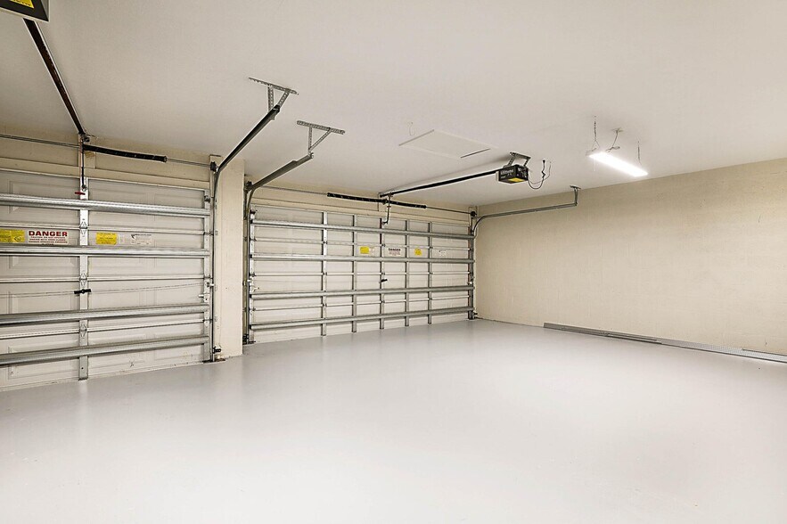 Building Photo - 122 Kensington Way