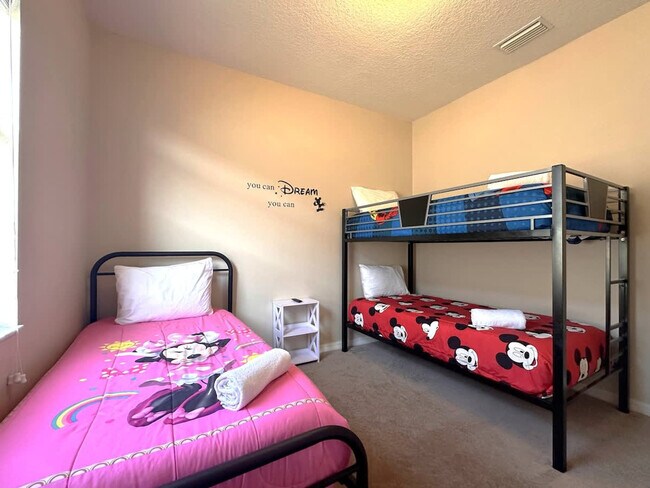 Building Photo - 160 Minniehaha Cir