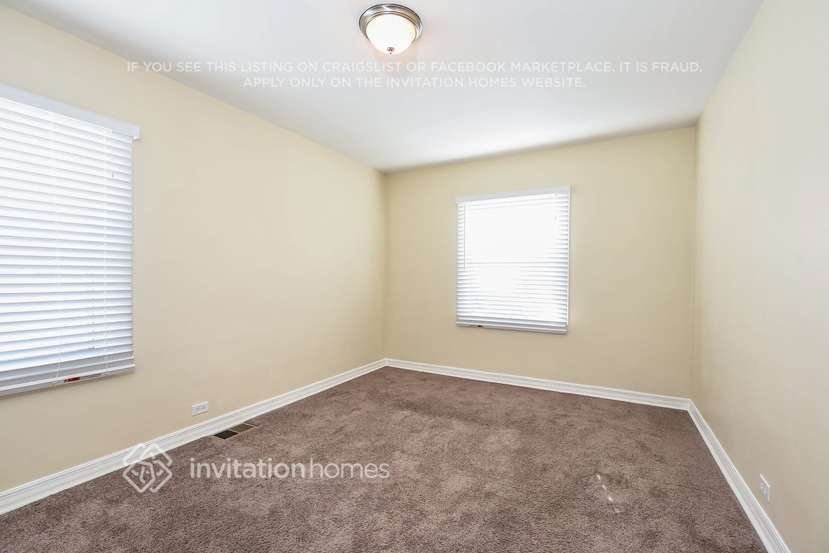 Building Photo - 4100 W 99th Pl