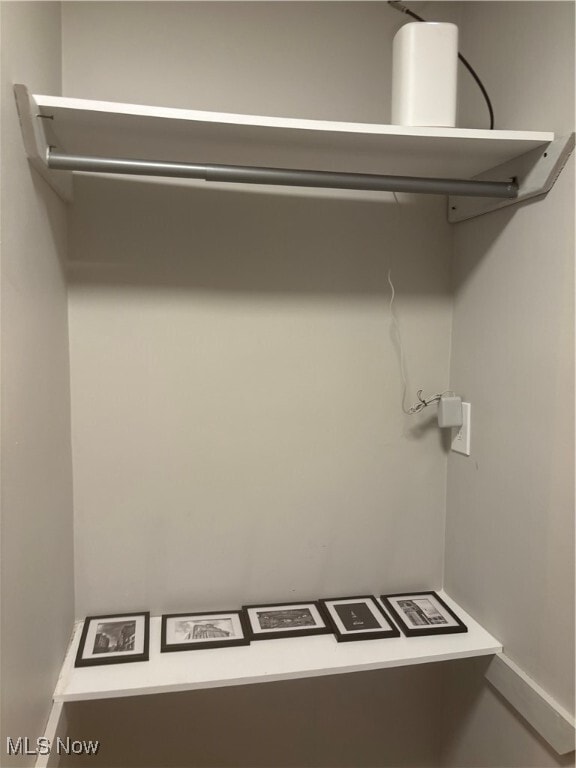 Building Photo - 12520 Edgewater Dr