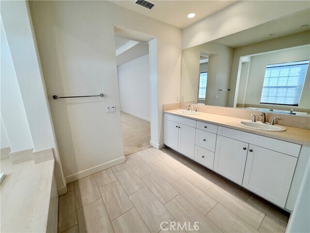 Building Photo - 110 Briar Rose