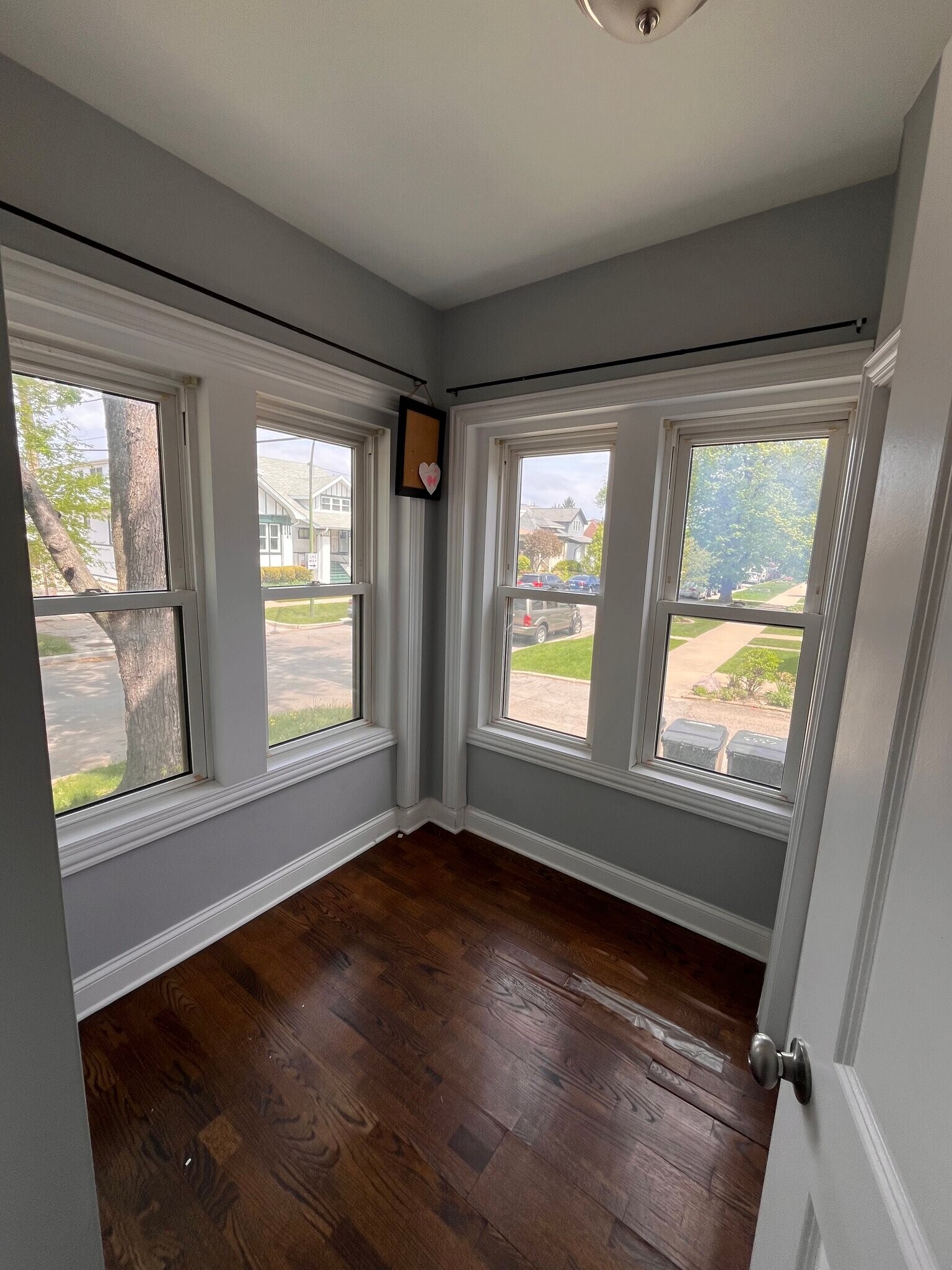 Building Photo - 5347-5353 W Belle Plaine Ave