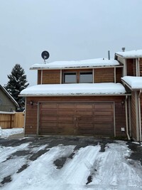 Building Photo - Turnagain Area Townhouse