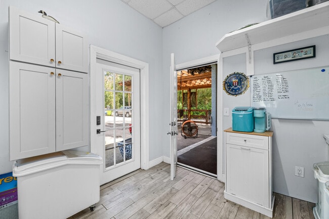 Building Photo - 15161 Collecting Canal Rd