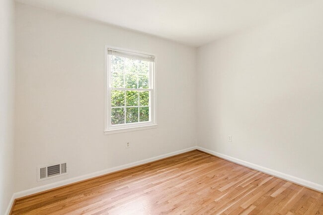 Building Photo - 4601 Wood Dr