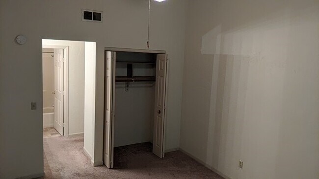 Bedroom - College Court