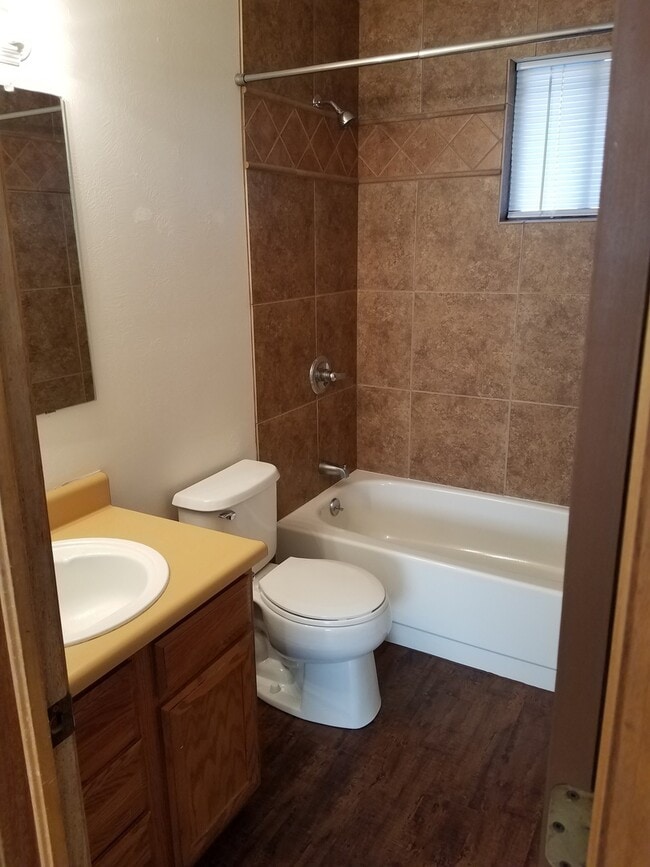Building Photo - 2 Bedroom 2 Bathroom Townhome In Village S...