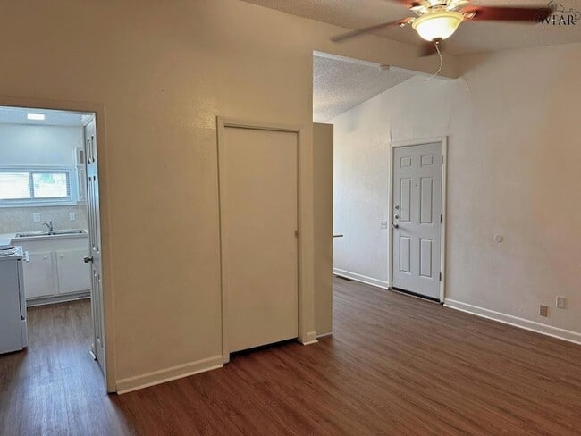 Building Photo - 4111 McGaha Ave