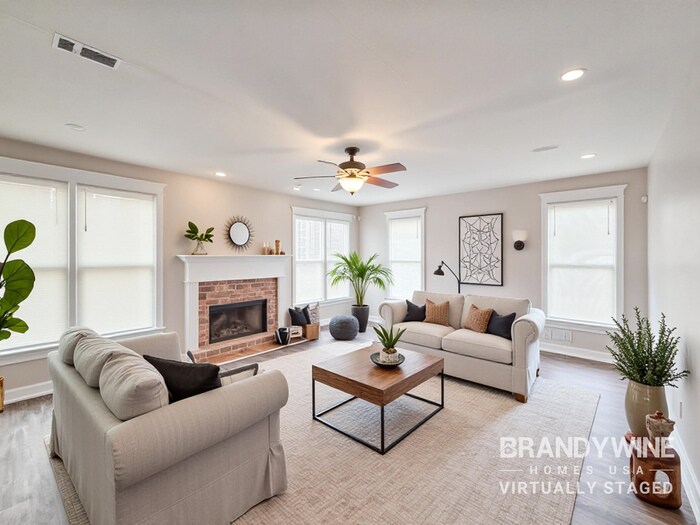 Building Photo - 170 Memory Ln