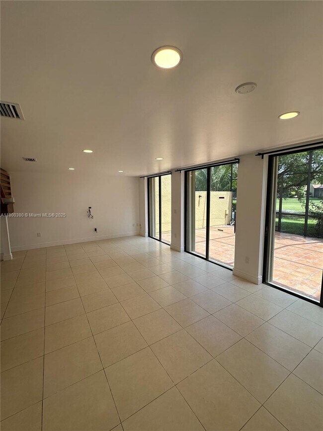 Building Photo - 10119 Costa Del Sol Blvd