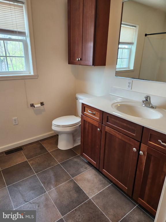 Building Photo - 28 Holler Rd