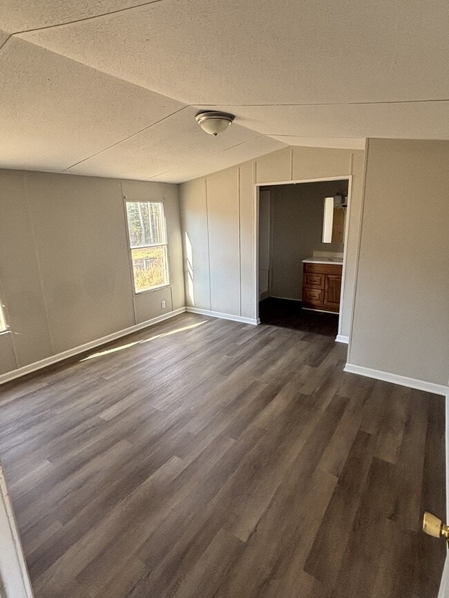 Building Photo - 180 Cassidy Ln