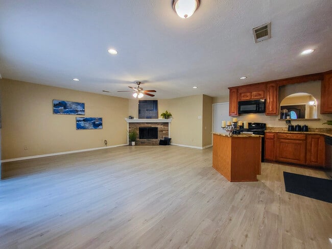 Building Photo - Cozy 3/2/2 in North Richland Hills