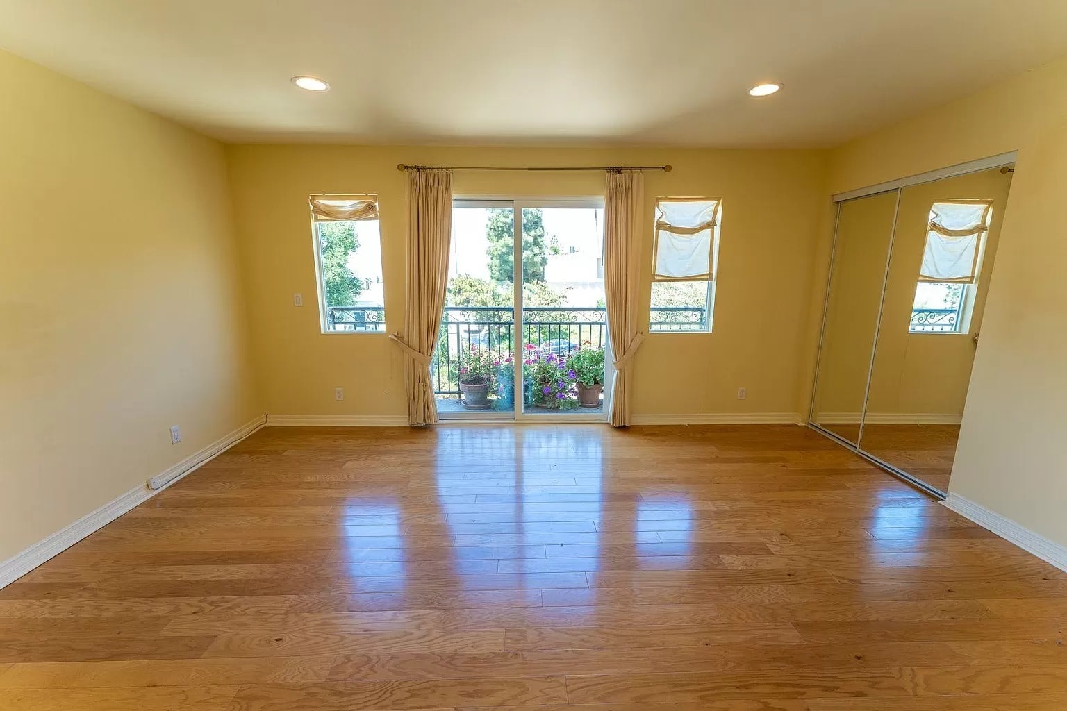 Upstairs Bedroom - 11318 Dona Lisa Dr
