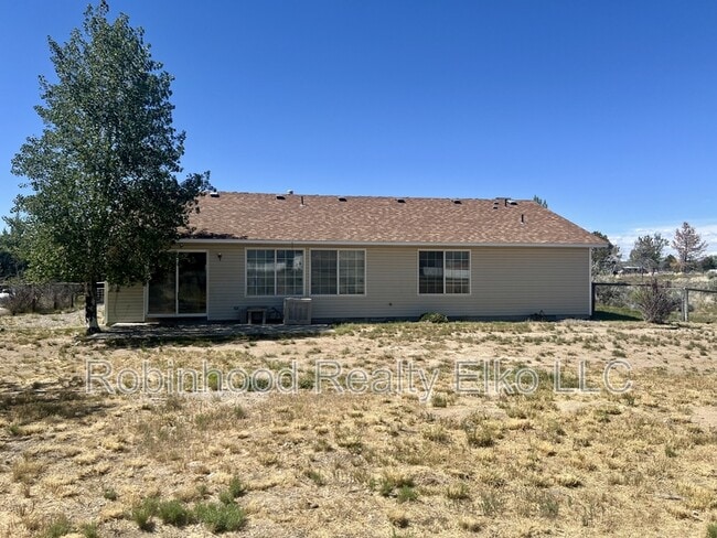 Building Photo - 132 Flora Pl