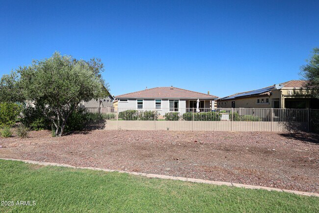Building Photo - 17830 W Fairview St