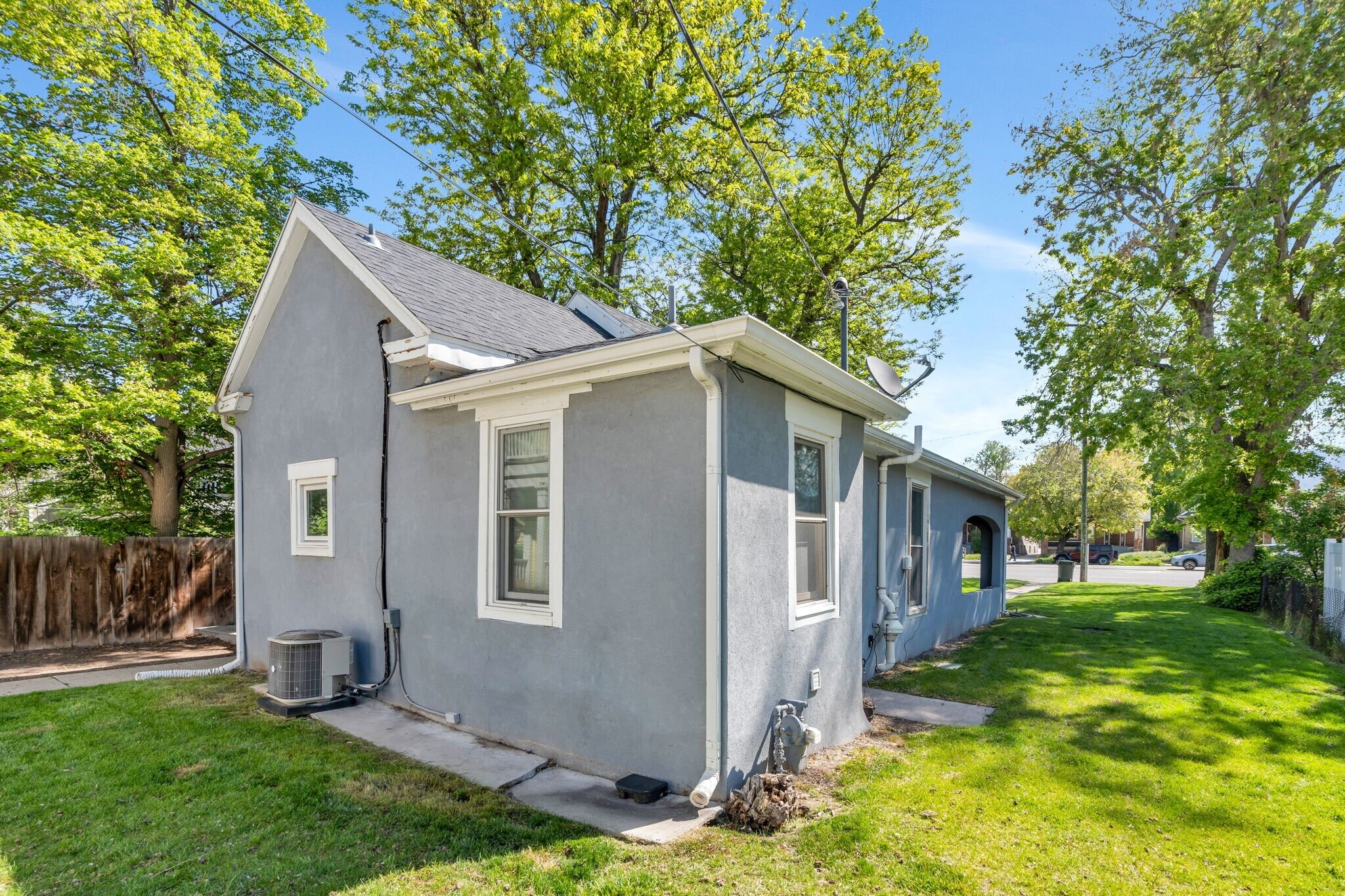 Building Photo - 854 S 700 E
