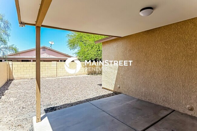 Building Photo - 3 Bedroom Pet-Friendly Home in Tucson, AZ with Main Street Renewal