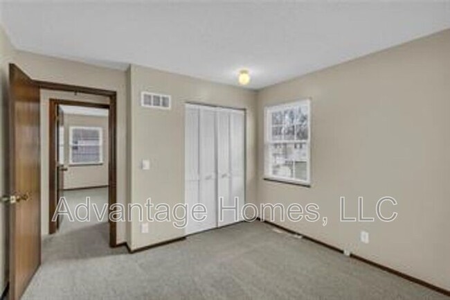 Building Photo - 15908 W Brougham Ct