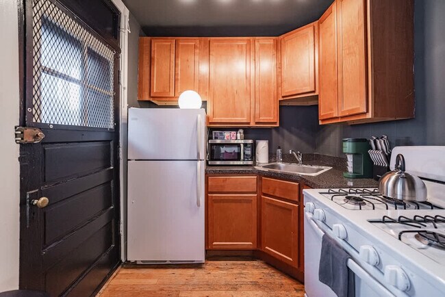 Building Photo - 3551 N Janssen Ave