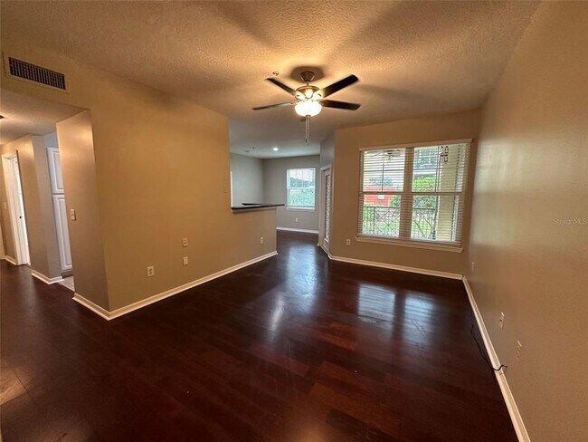 Building Photo - 1910 E Palm Ave